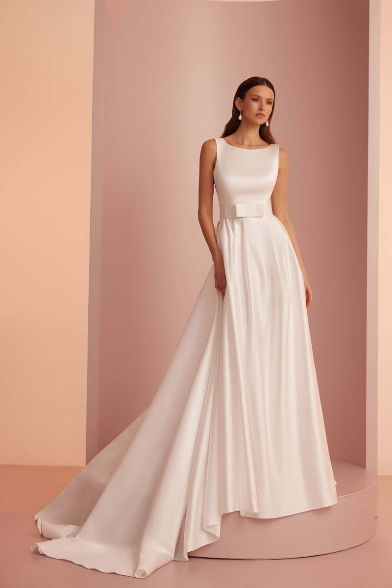 Abito da sposa Ariamo modello L435 con scollo a barchetta