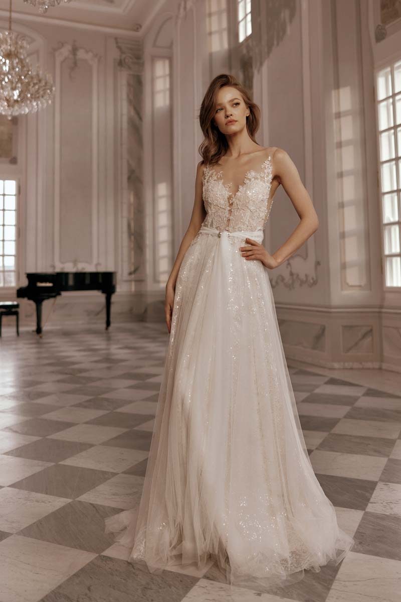Abito da sposa MiaLavi modello 2536, linea A in tulle ricamato